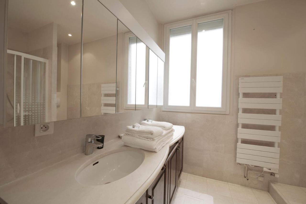 King Room Spa Bath